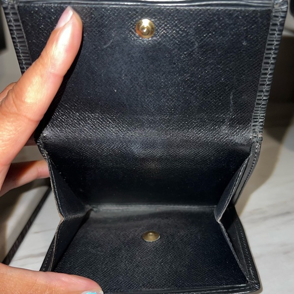 Louis Vuitton Epi Leather Trifold Wallet - Picture 9 of 11